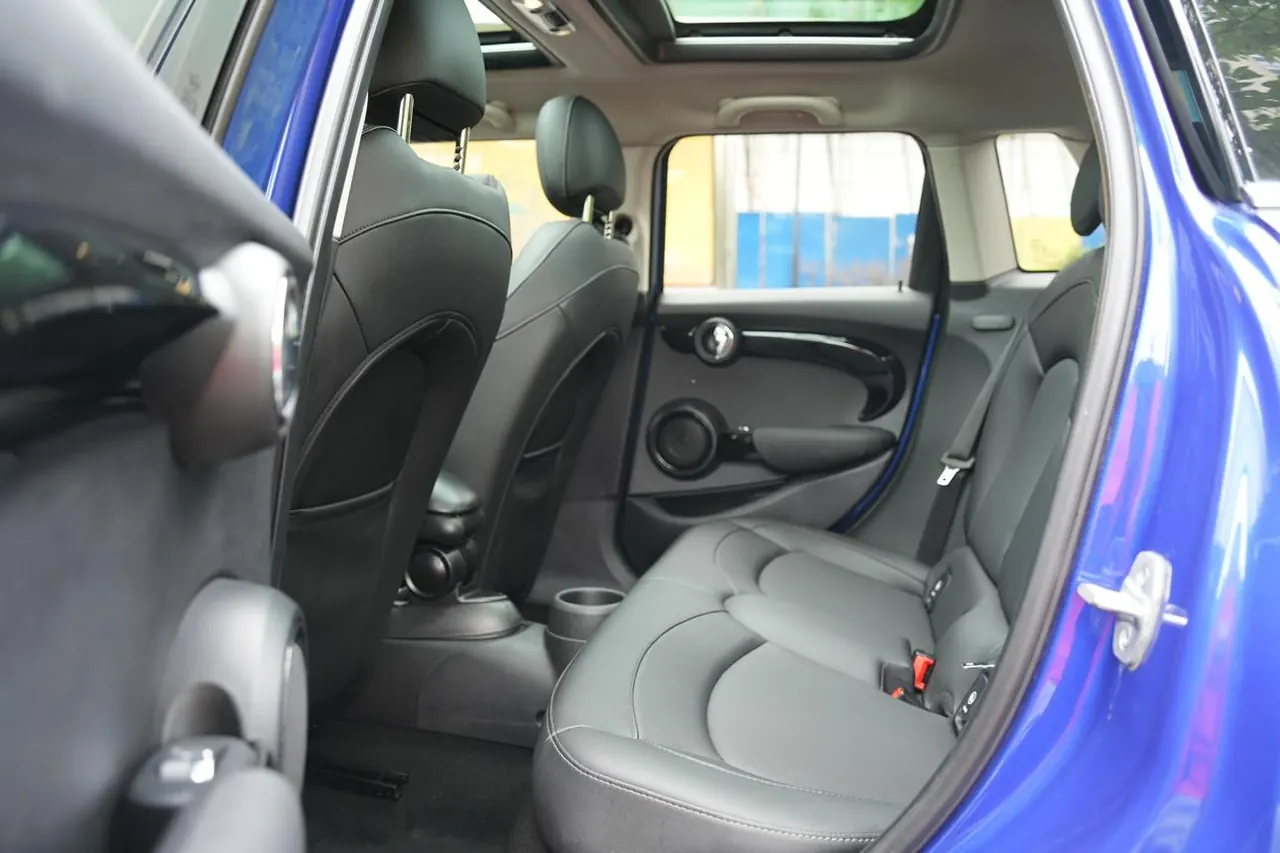 MINI Mini 5-Door (Imported) 2021 Mini Cooper 1.5T Classic Auto 5