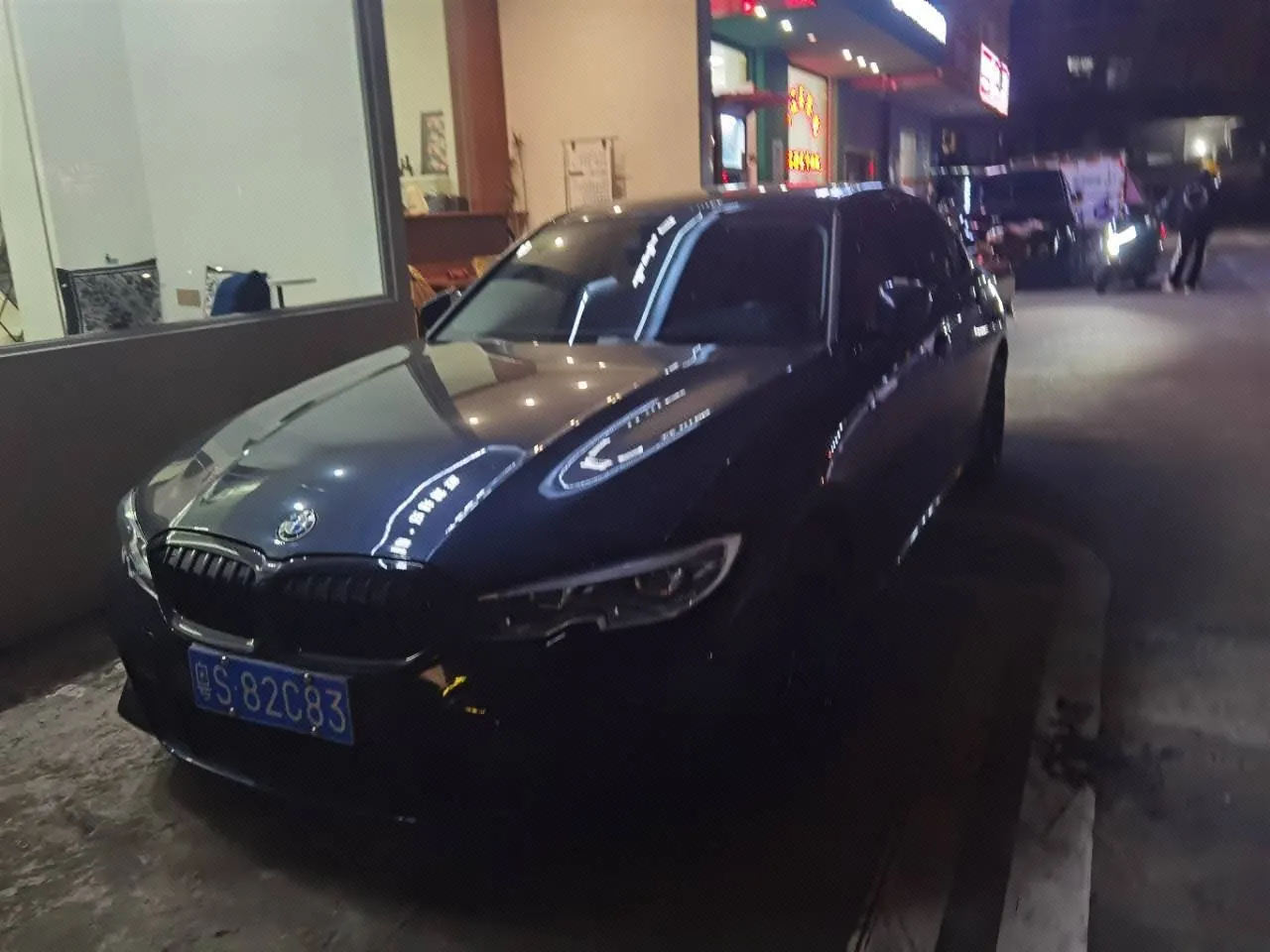 Открыть галерею: BMW 3 Series 2021 320Li 2.0T M Sports Suit Automatic Gear