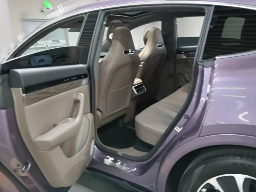 Intellectual 2024 R 7 736km UItra automatic gear 8