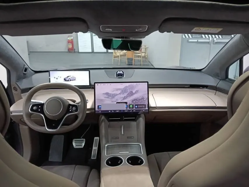 Intellectual 2024 R 7 736km UItra automatic gear 9