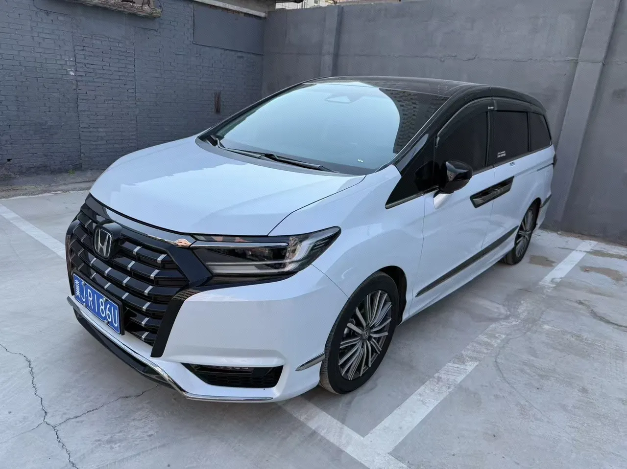 Honda 2024 Alishen e:HEV 2.0 Stepless Deluxe Automatic Gear - View 1