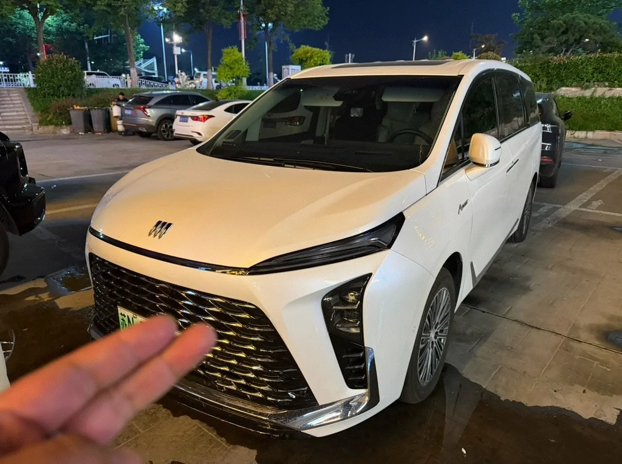 打开图片灯箱:Buick 2024 GL8 Lu Zun PHEV 1.5T Luxury Edition 7-seat Automatic Gear