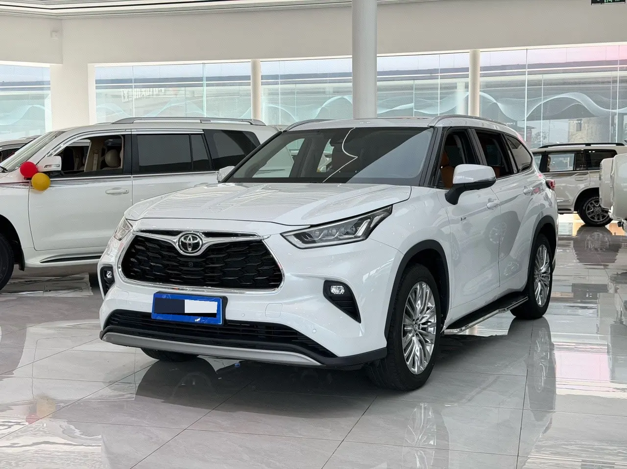 Open image lightbox: Toyota 2024 Highlander Dual Engine 2.5 Stepless Intelligent Electric Hybrid Four-wheel Drive Extreme Edition 7-seat Automatic Transmission