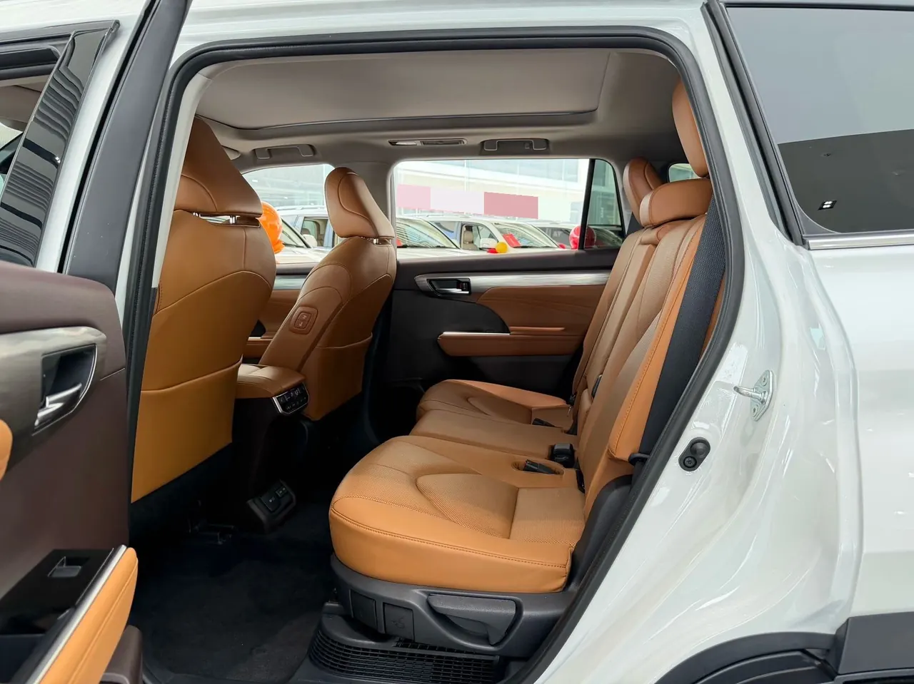 Toyota 2024 Highlander Dual Engine 2.5 Stepless Intelligent Electric Hybrid Four-wheel Drive Extreme Edition 7-seat Automatic Transmission 7