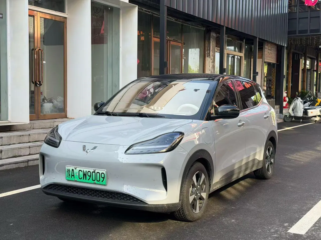 WuLing 2024 Plantronics PLUS 401km Five-seat Edition Automatic Gear 2