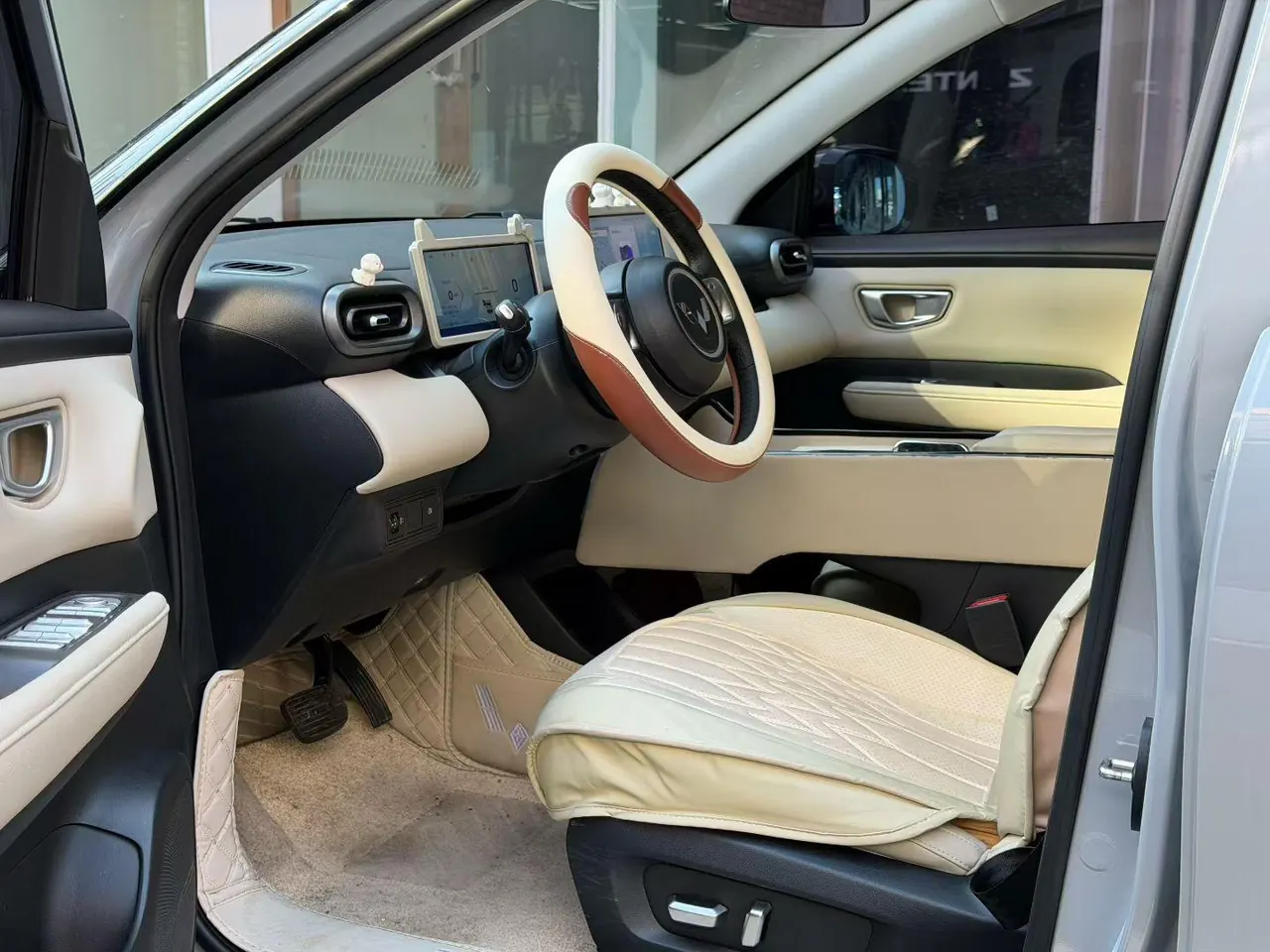 WuLing 2024 Plantronics PLUS 401km Five-seat Edition Automatic Gear 6