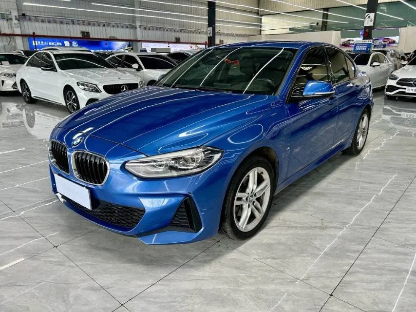 Открыть галерею: BMW 1 Series 2020 120i 1.5T M Sports Suit Automatic Gear