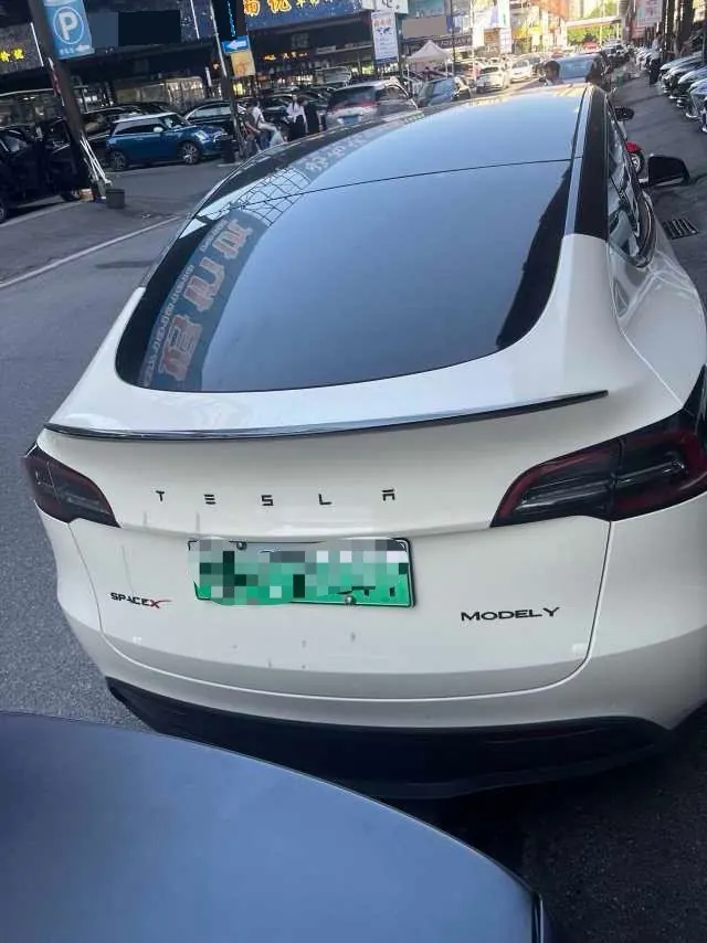 Tesla 2021 Model Y Standard Endurance Rear Drive Automatic Gear 2