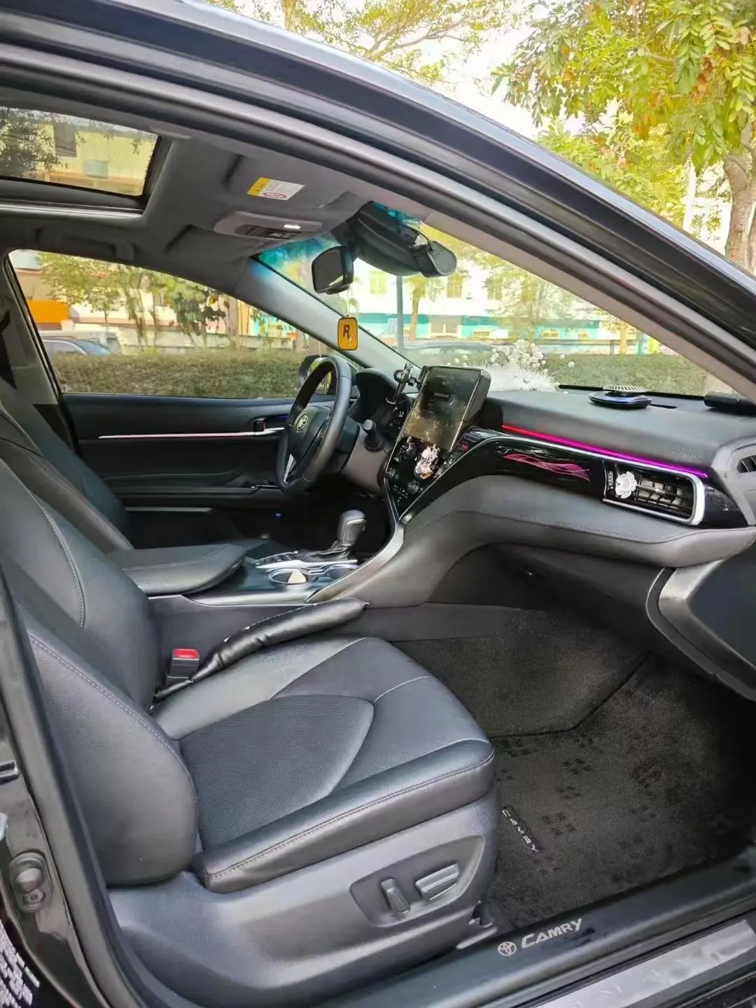 Toyota 2021 Camry Dual Engine 2.5HG Stepless Deluxe Automatic Gear 2