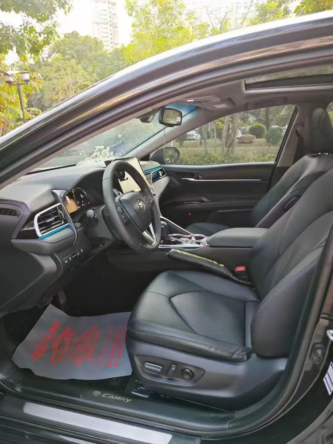Toyota 2021 Camry Dual Engine 2.5HG Stepless Deluxe Automatic Gear 3
