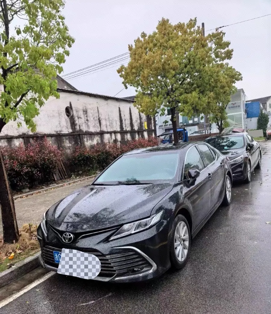 Открыть галерею: Toyota 2023 Camry 2.0GVP Stepless Leading Edition Automatic Gear