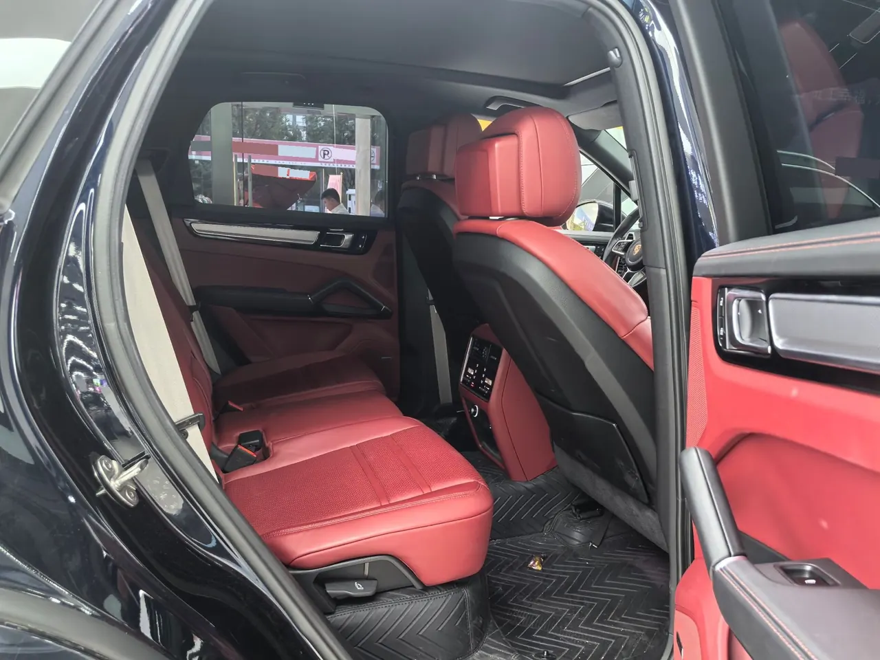 Porsche Cayenne New Energy (Imported) 2023 Cayenne Oil and Electric Hybrid 2.0T Automatic Gear 9