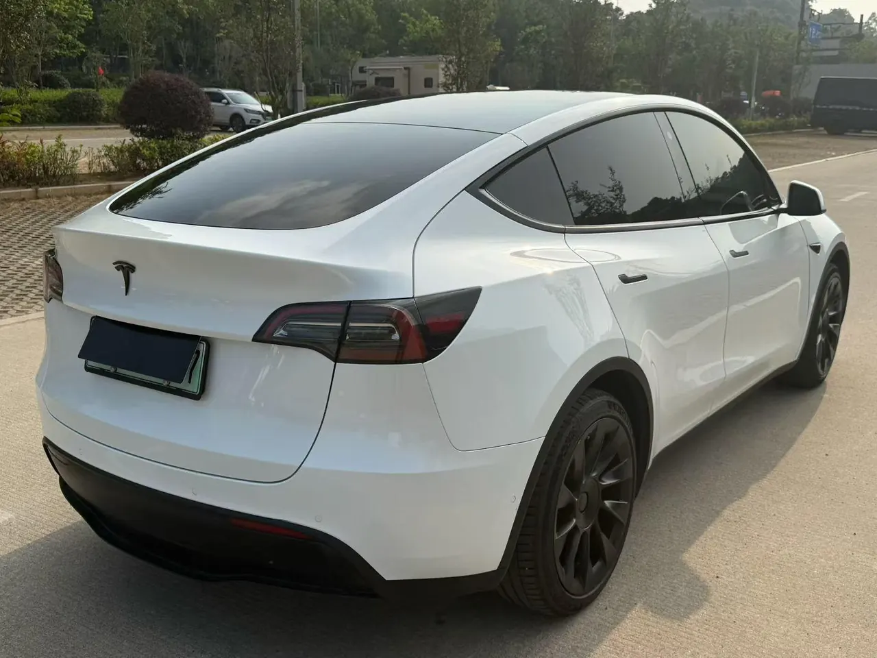 Tesla 2023 Model Y rear-wheel drive version automatic transmission 4