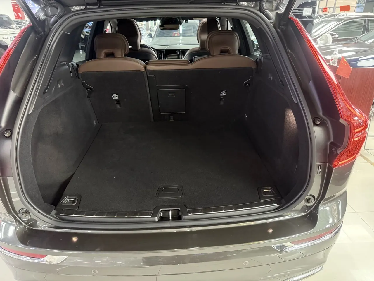 Volvo 2021 XC60 2.0T T5 4-wheel drive Zhiyuan Deluxe Edition Automatic Gear 5