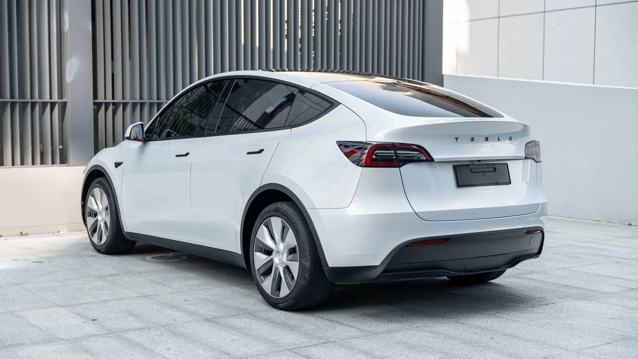 Tesla 2021 Model Y long endurance all-wheel drive version automatic transmission 3