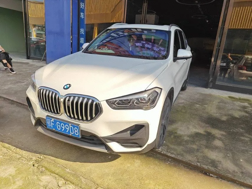 Open image lightbox: BMW 2021 X1 sDrive20Li 1.5T fashion automatic gear