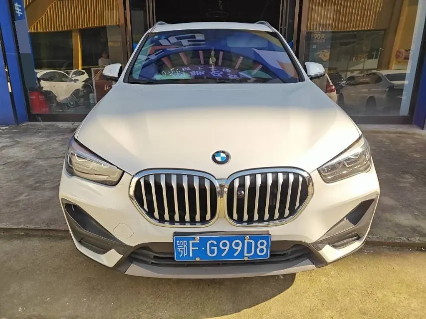 BMW 2021 X1 sDrive20Li 1.5T fashion automatic gear 2