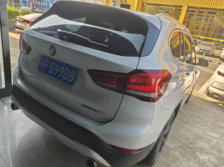 BMW 2021 X1 sDrive20Li 1.5T fashion automatic gear 4