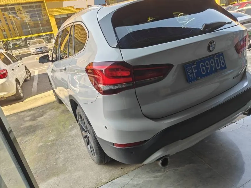 BMW 2021 X1 sDrive20Li 1.5T fashion automatic gear 5