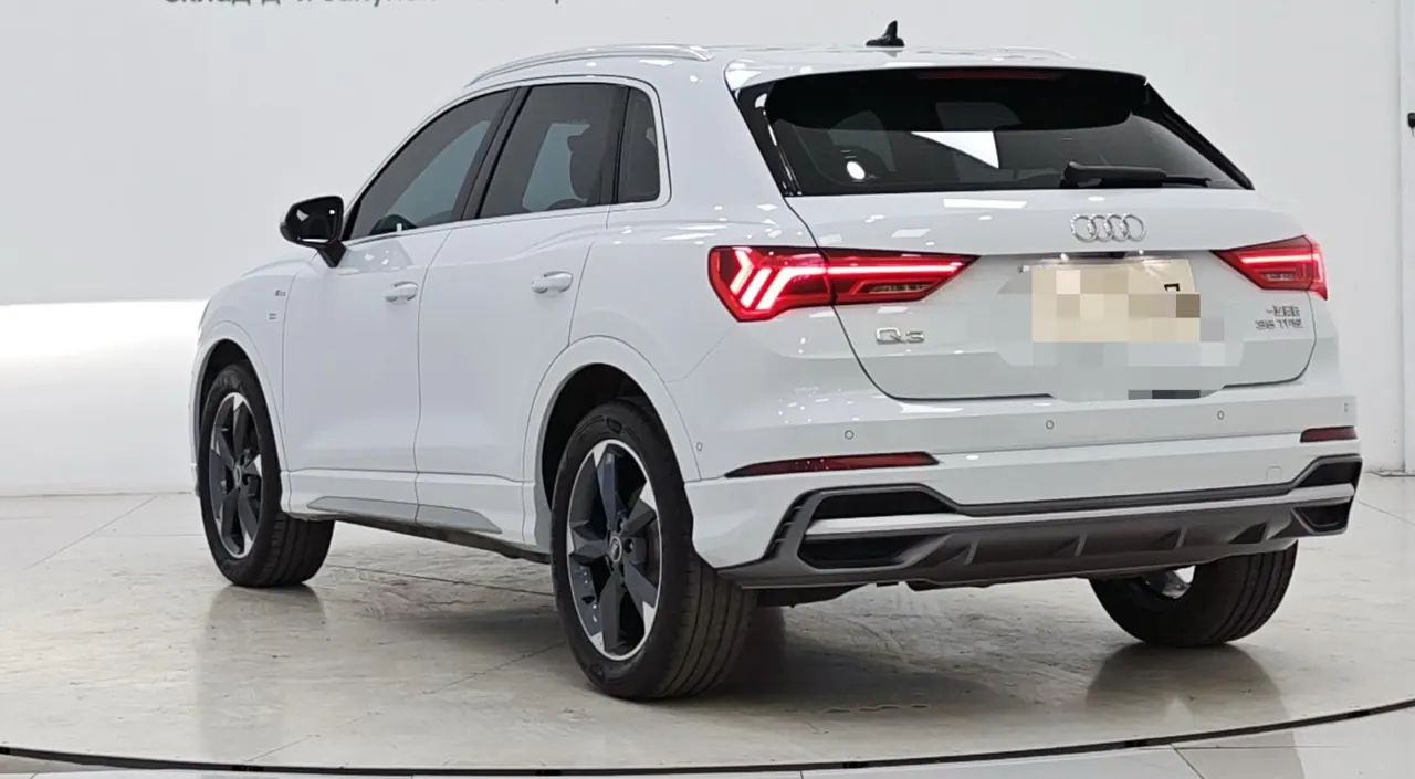 Audi 2022 Q3 1.4TFSI 35TFSI Fashion Dynamic Automatic 2