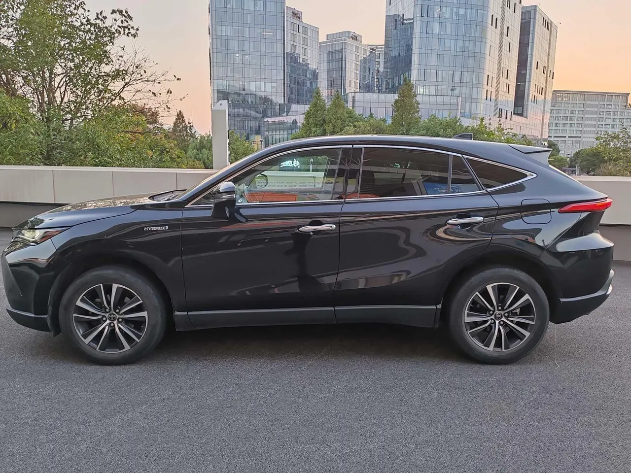 Toyota 2022 LingFang Shuangqing 2.5 Stepless Two-Drive Deluxe Automatic Gear 4