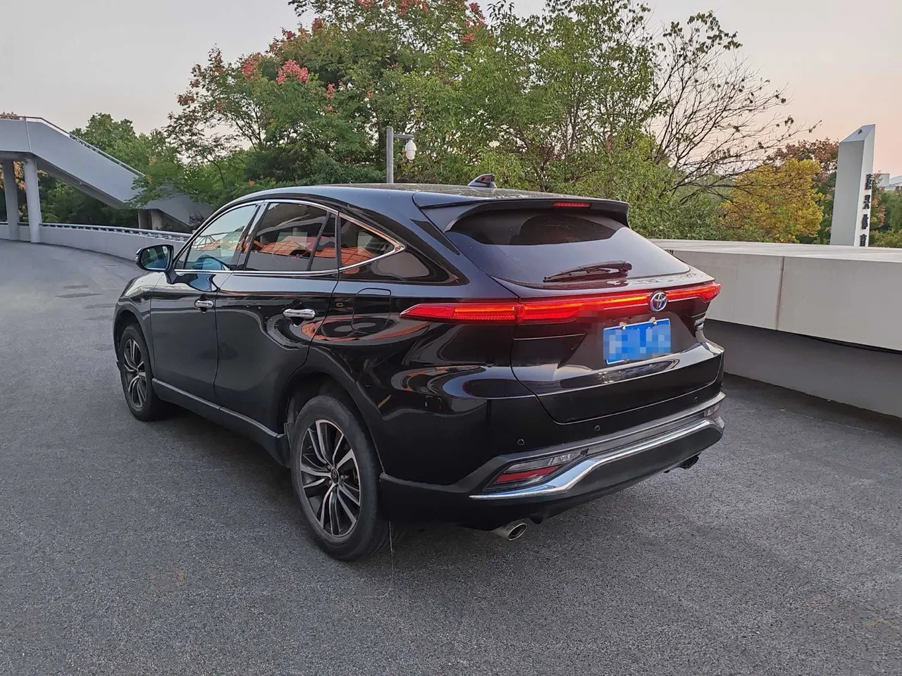 Toyota 2022 LingFang Shuangqing 2.5 Stepless Two-Drive Deluxe Automatic Gear 9