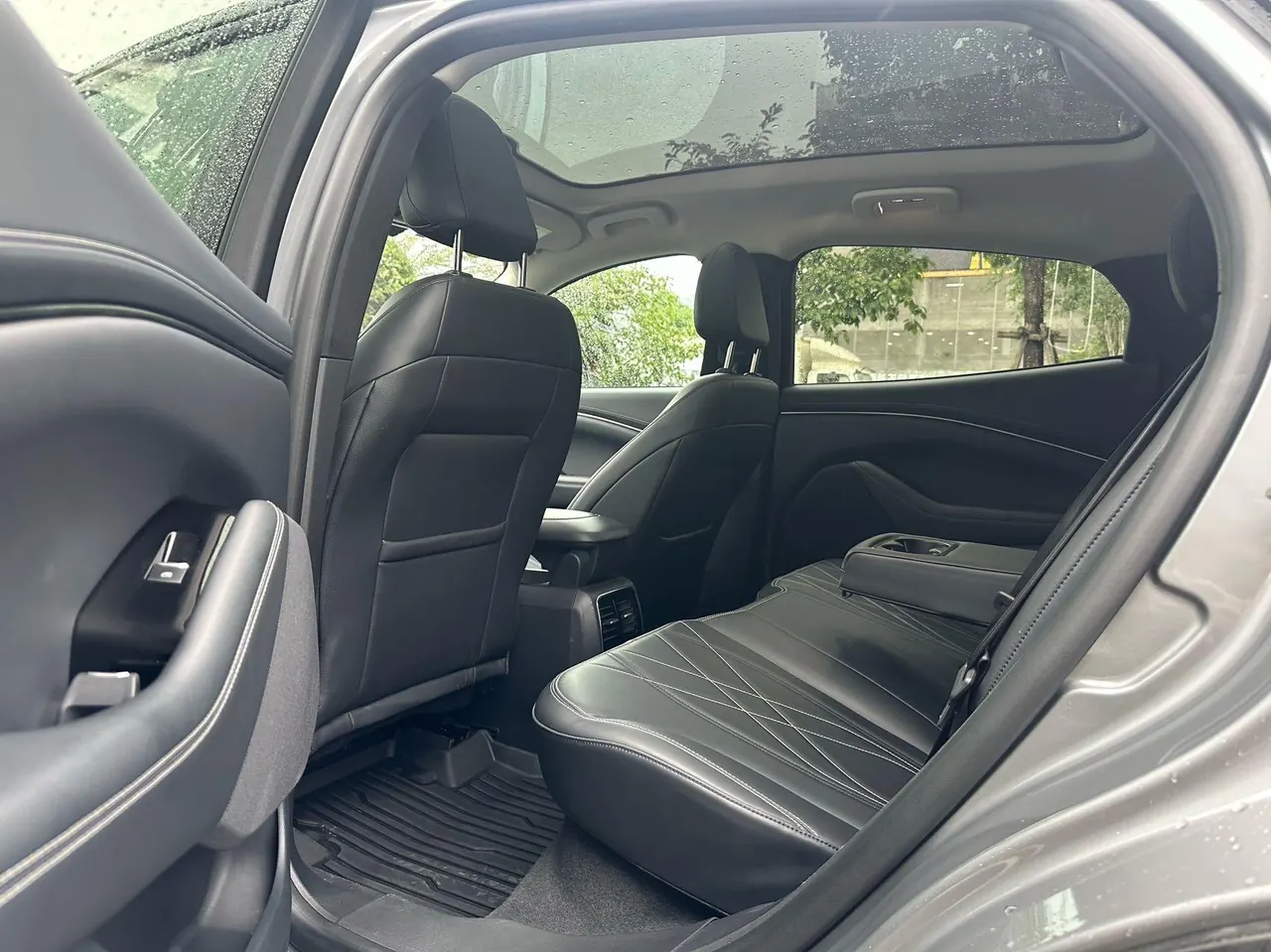 Ford Electric Horse 2021 Mustang Mach-E Boundless Rear Drive Edition (Long Endurance) Automatic Gear 6