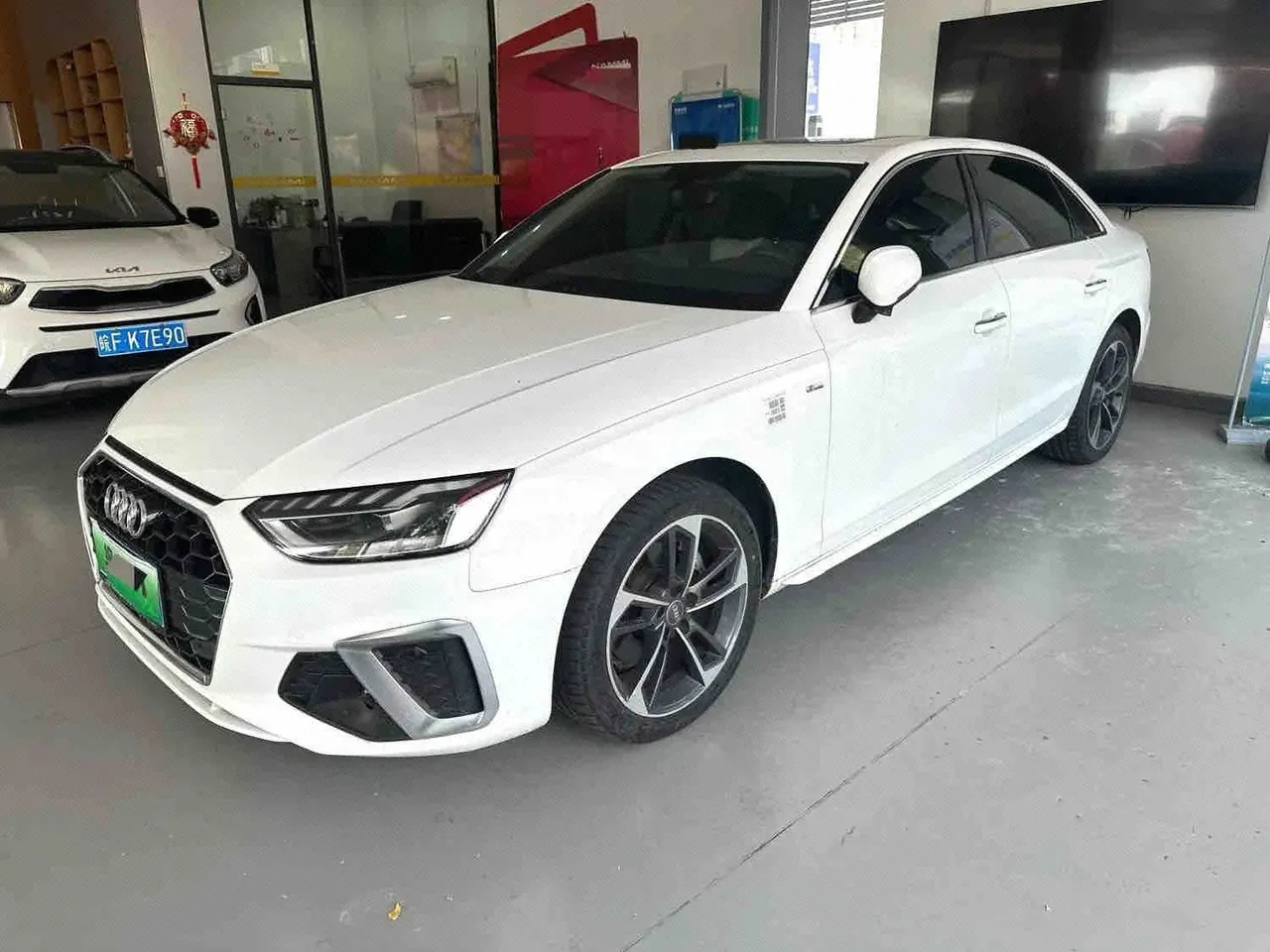 Open image lightbox: Audi 2020 A4L 2.0TFSI 40TFSI Fashion Dynamic Automatic