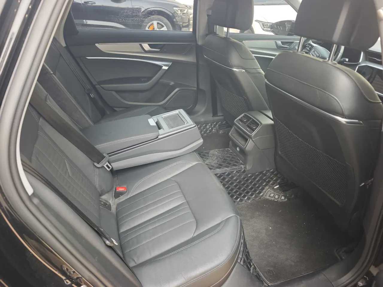 Audi 2021 A6L 2.0TFSI 40TFSI Deluxe Elegant Automatic 5