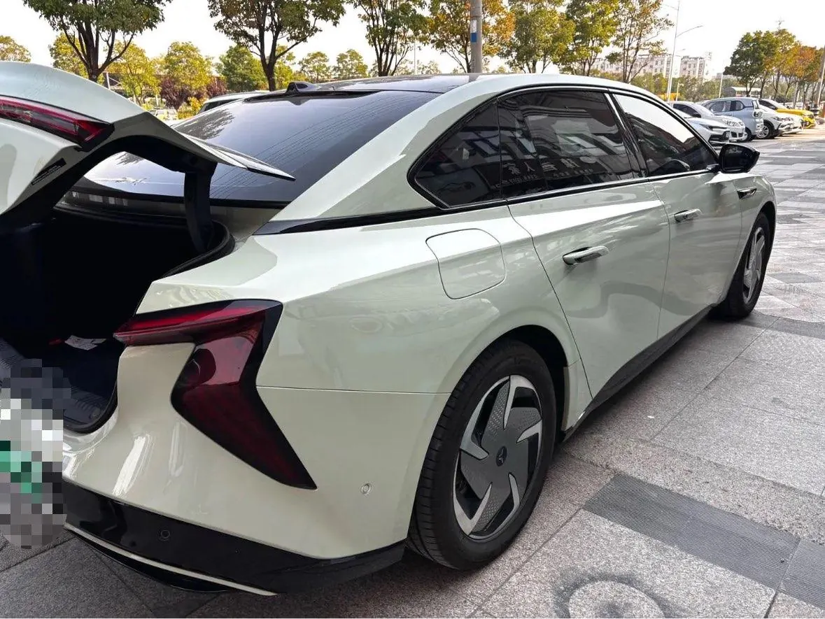 HongQi 2025 EH 7 690 Smart Edition Automatic Gear 2
