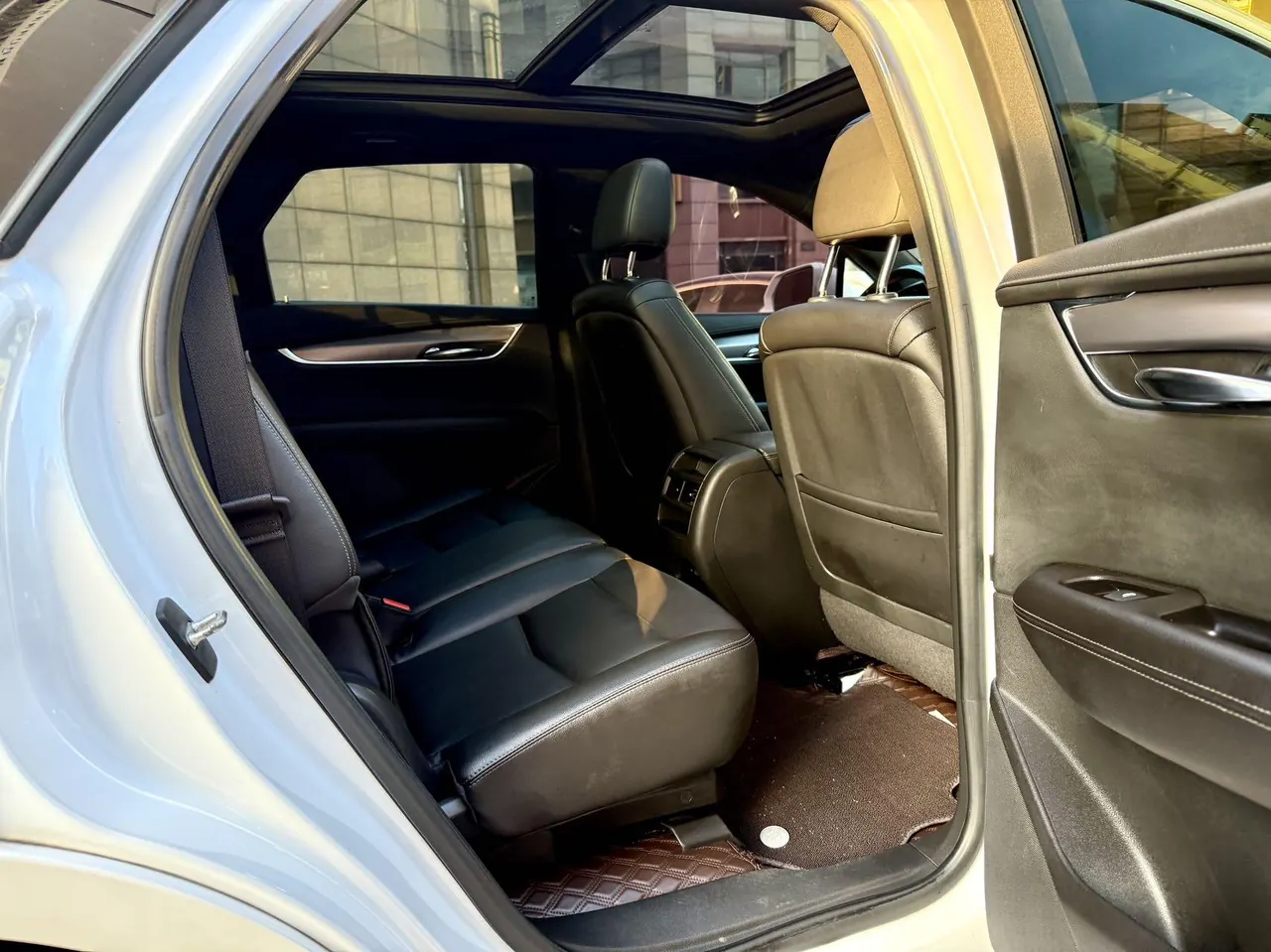 Cadillac 2020 XT5 2.0T 28T 4-wheel drive technical automatic gear 12
