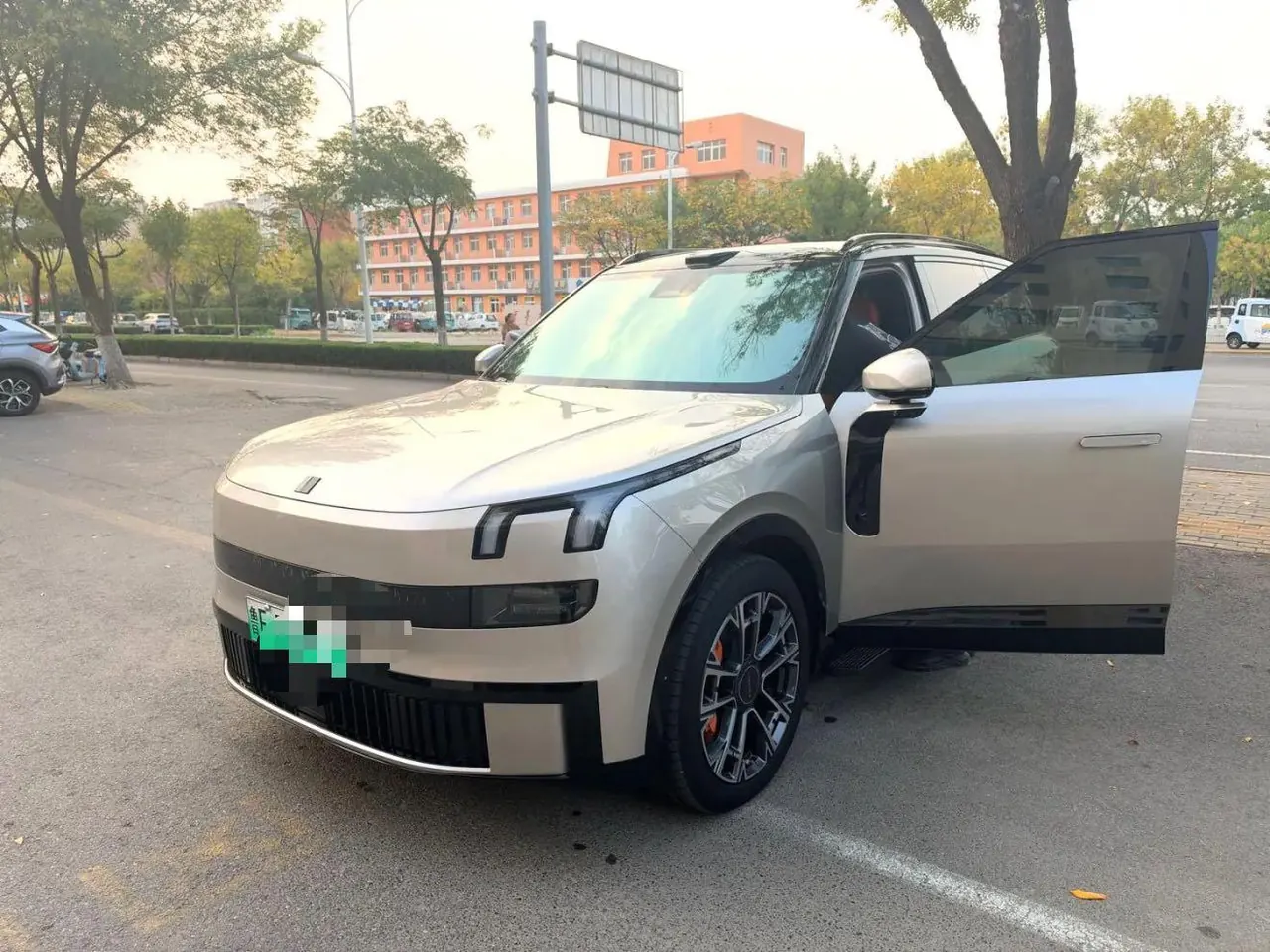 LYNK&amp;CO 2025 LYNK&amp;CO 900 2.0T Ultra Automatic 3