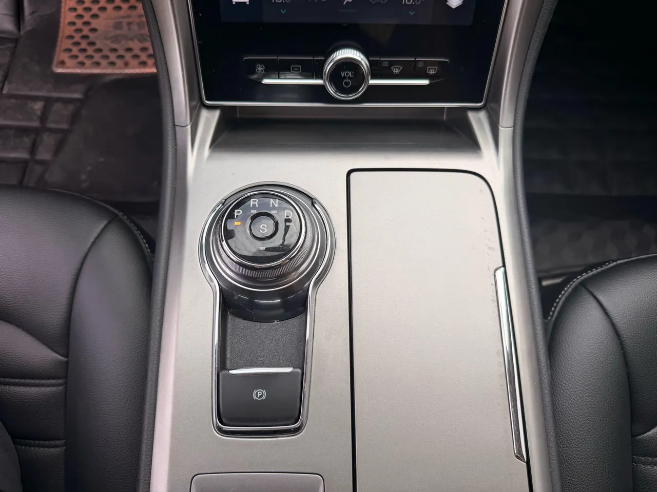 Ford 2020 Mondeo 2.0T EcoBoost 200 fashion automatic gear 11