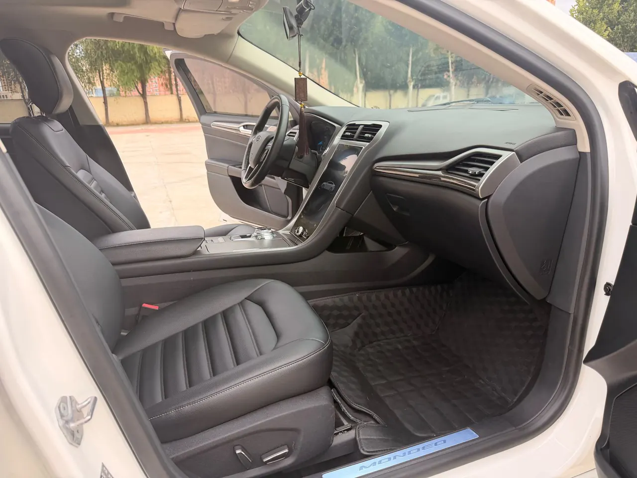 Ford 2020 Mondeo 2.0T EcoBoost 200 fashion automatic gear 12