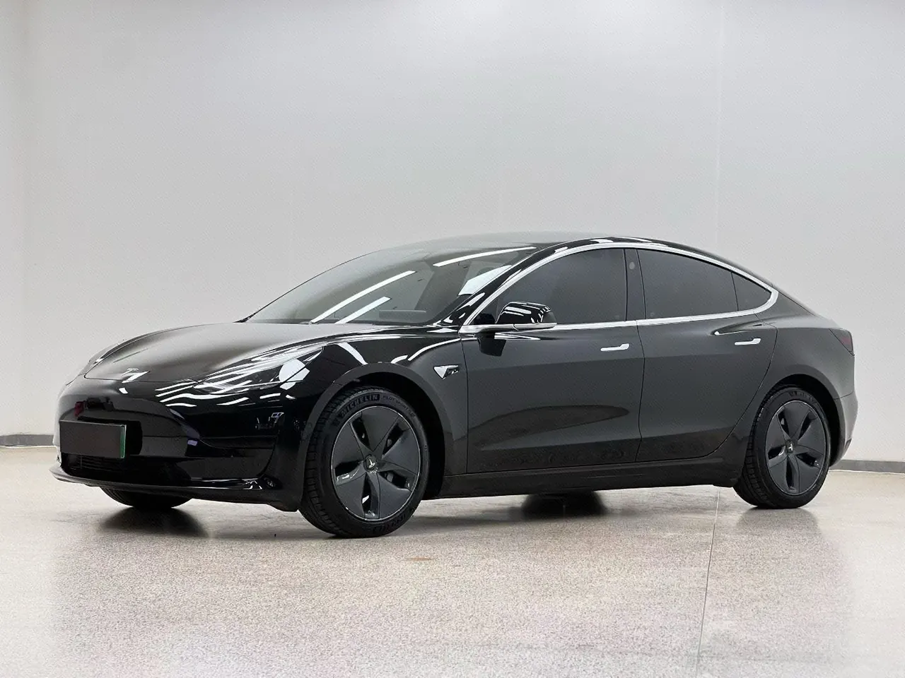 Open image lightbox: Tesla 2020 Model 3 Standard Endurance Rear Drive Upgraded Automatic Gear