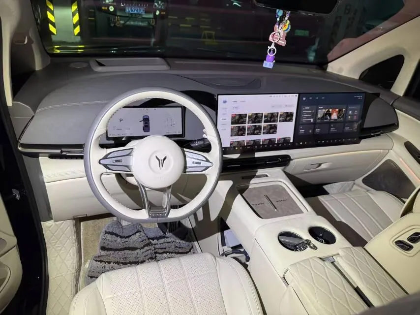 Voyah 2025 dreamers PHEV 1.5T four-wheel drive flagship Kun Peng version automatic gear 4