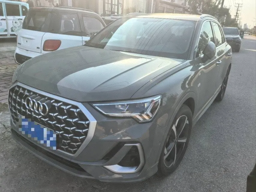 Открыть галерею: Audi 2026 Q3 1.5TFSI 35TFSI 45th Anniversary Collection Edition Quattro Fashion Dynamic Automatic Gear
