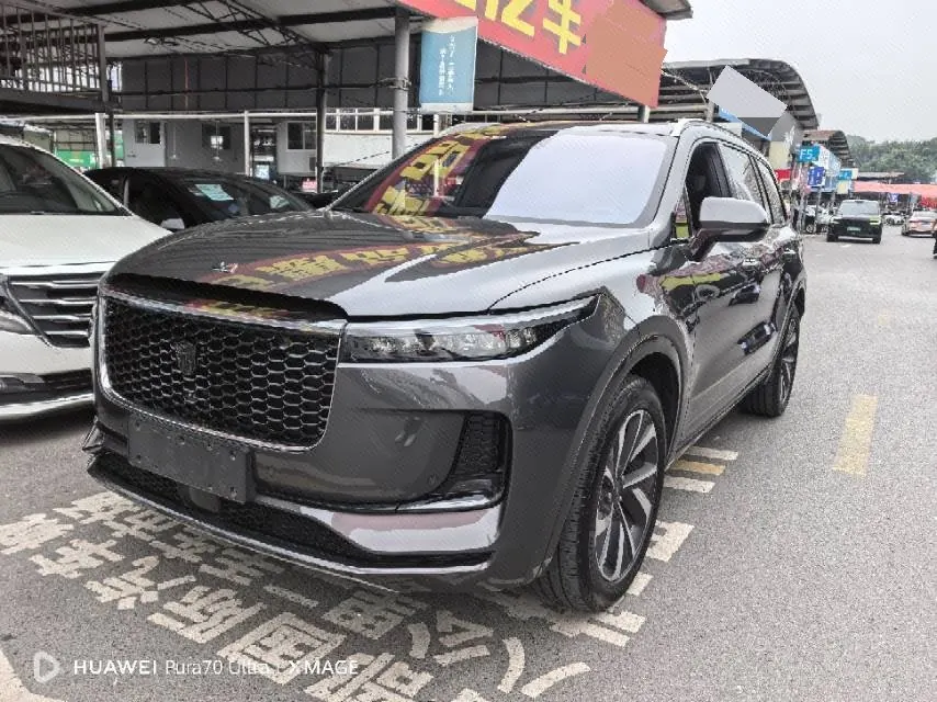 Открыть галерею: Li 2021 ONE 1.2T extended range 6-seat automatic gear