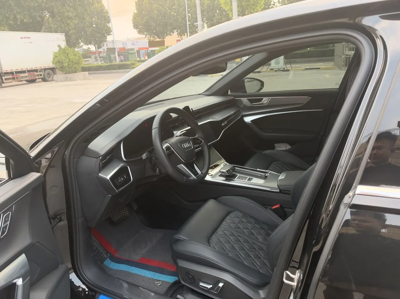 Audi 2025 A6L 2.0TFSI 45TFSI Selected Dynamic Automatic 3