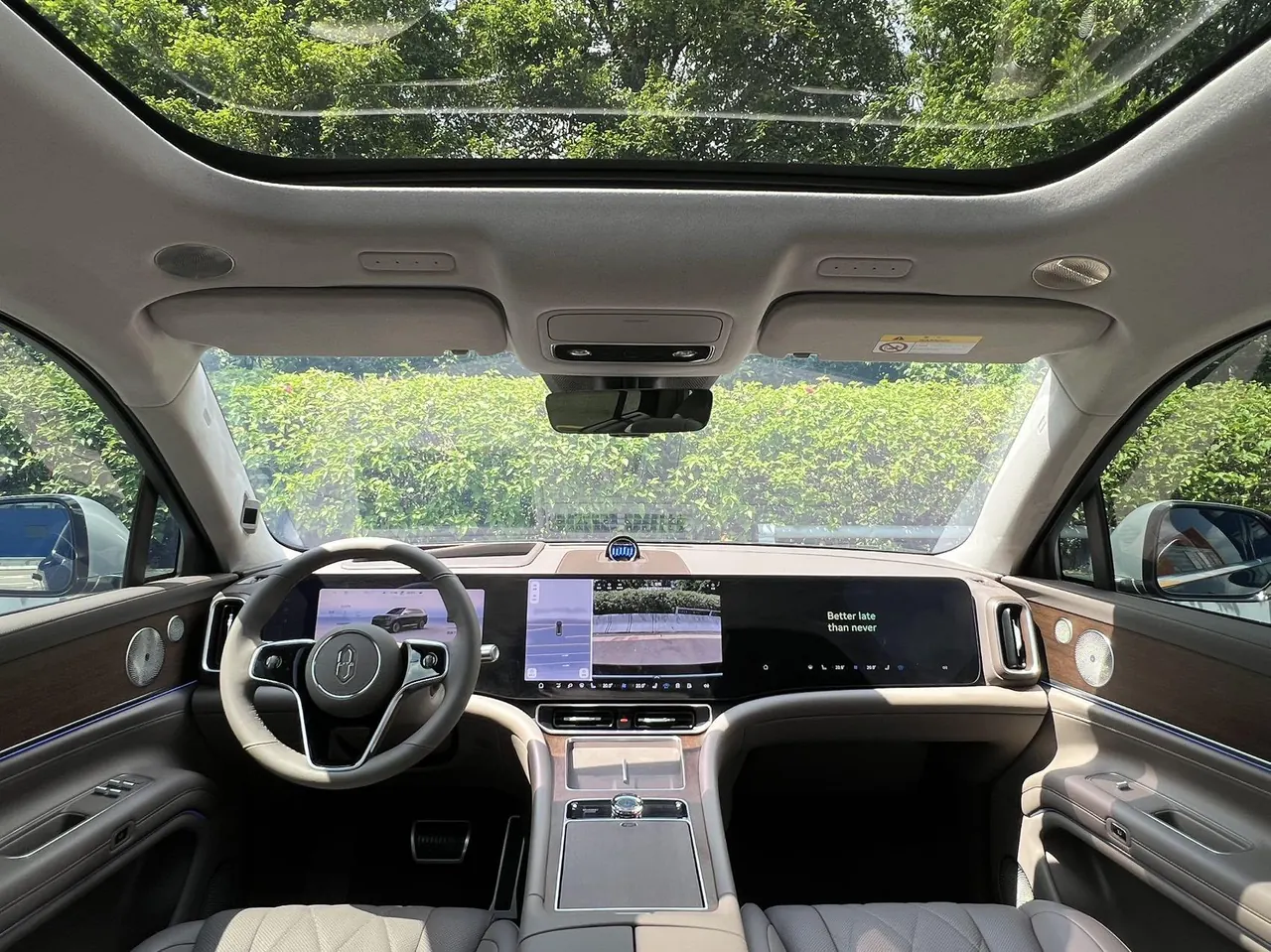 AITO 2025 AITO M9 extended range Ultra version 52kWh6 seat version automatic gear 10