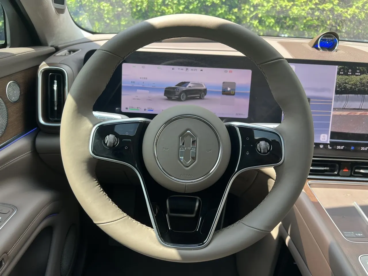 AITO 2025 AITO M9 extended range Ultra version 52kWh6 seat version automatic gear 13