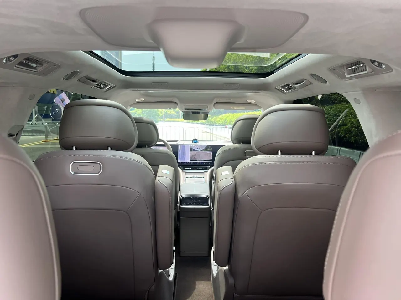 AITO 2025 AITO M9 extended range Ultra version 52kWh6 seat version automatic gear 17