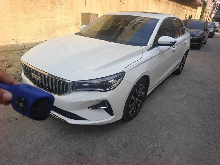 Открыть галерею: Geely 2026 Emgrand-Sanxiang 1.5 Stepless 4 million Commemorative Flying Automatic