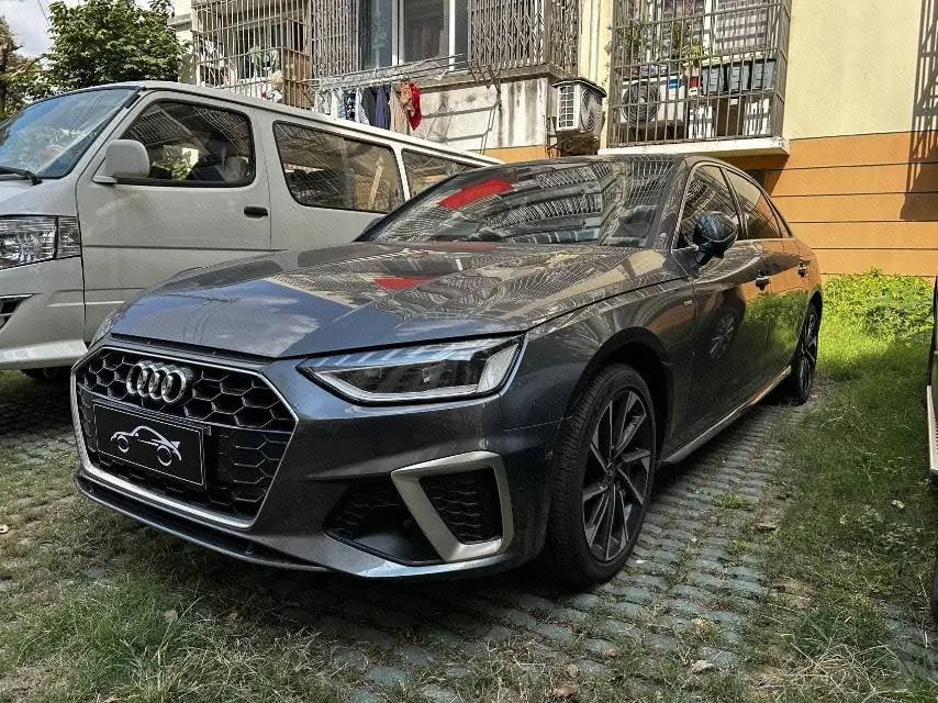 Открыть галерею: Audi 2025 A4L 2.0TFSI 40TFSI 2 million Yuexiang Edition Fashion Dynamic Automatic Gear
