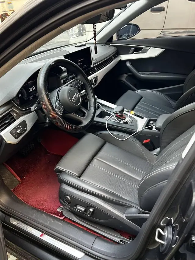 Audi 2025 A4L 2.0TFSI 40TFSI 2 million Yuexiang Edition Fashion Dynamic Automatic Gear 4