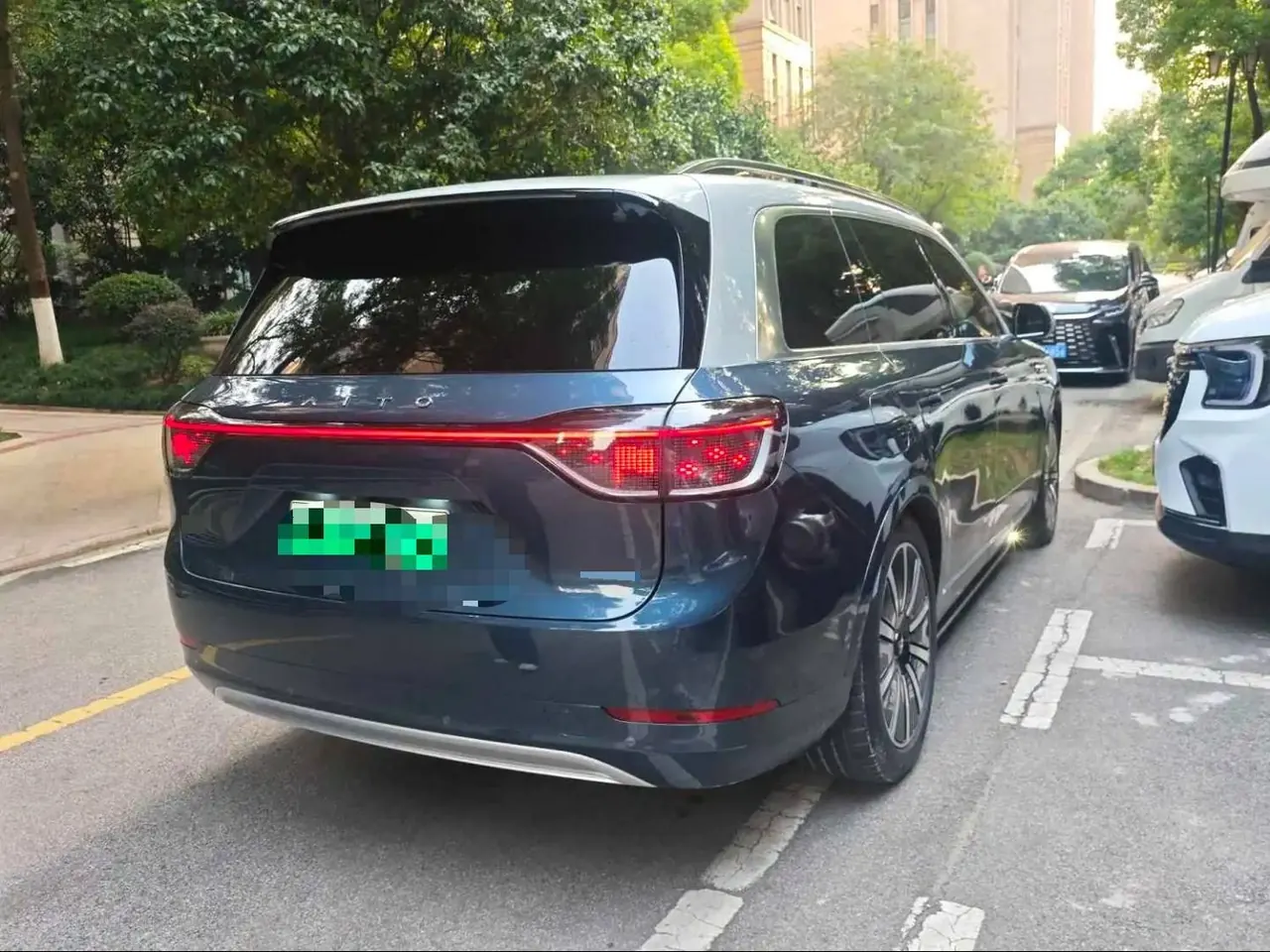 AITO 2024 AITO M9 extended range Ultra 42kWh automatic gear 6