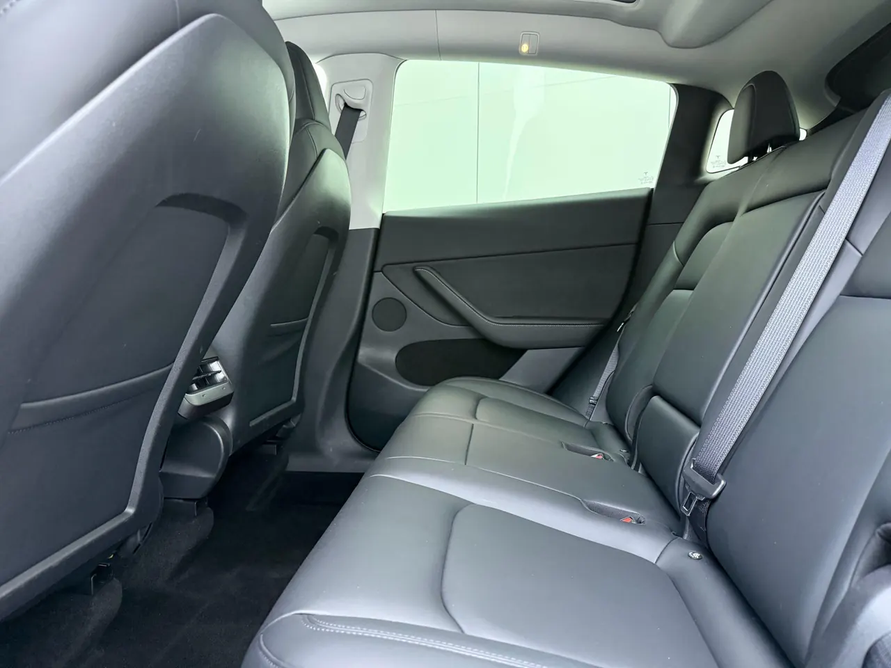 Tesla 2021 Model Y long endurance all-wheel drive version automatic transmission 5