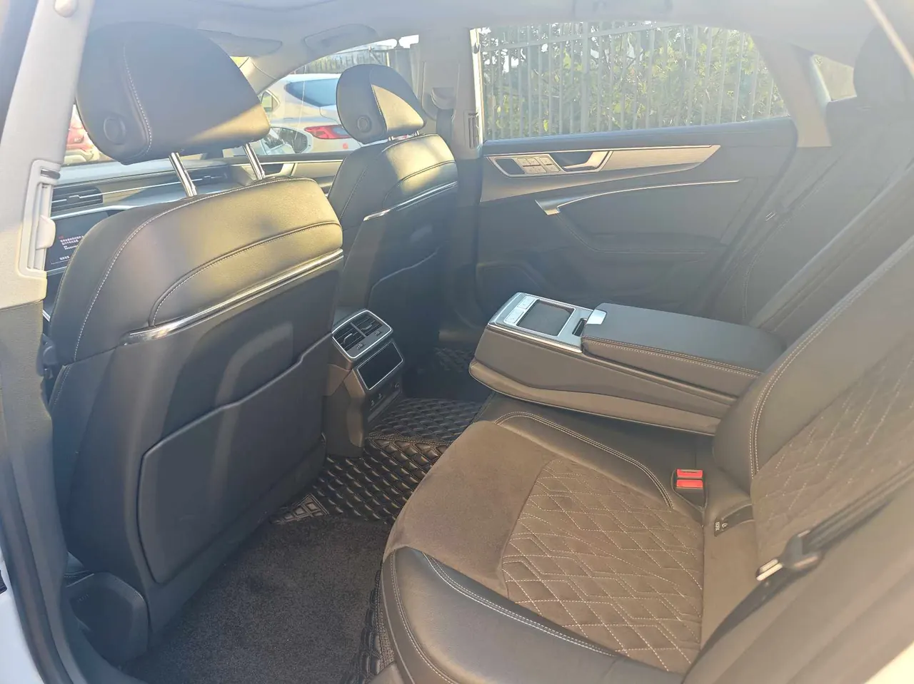 Audi 2024 A7L 2.0TFSI 45TFSI Quattro Luxury Automatic 3