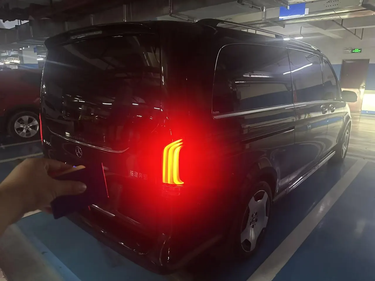 Mercedes Benz V 2024V 300 L 48V 2.0T Deluxe Automatic Gear 2