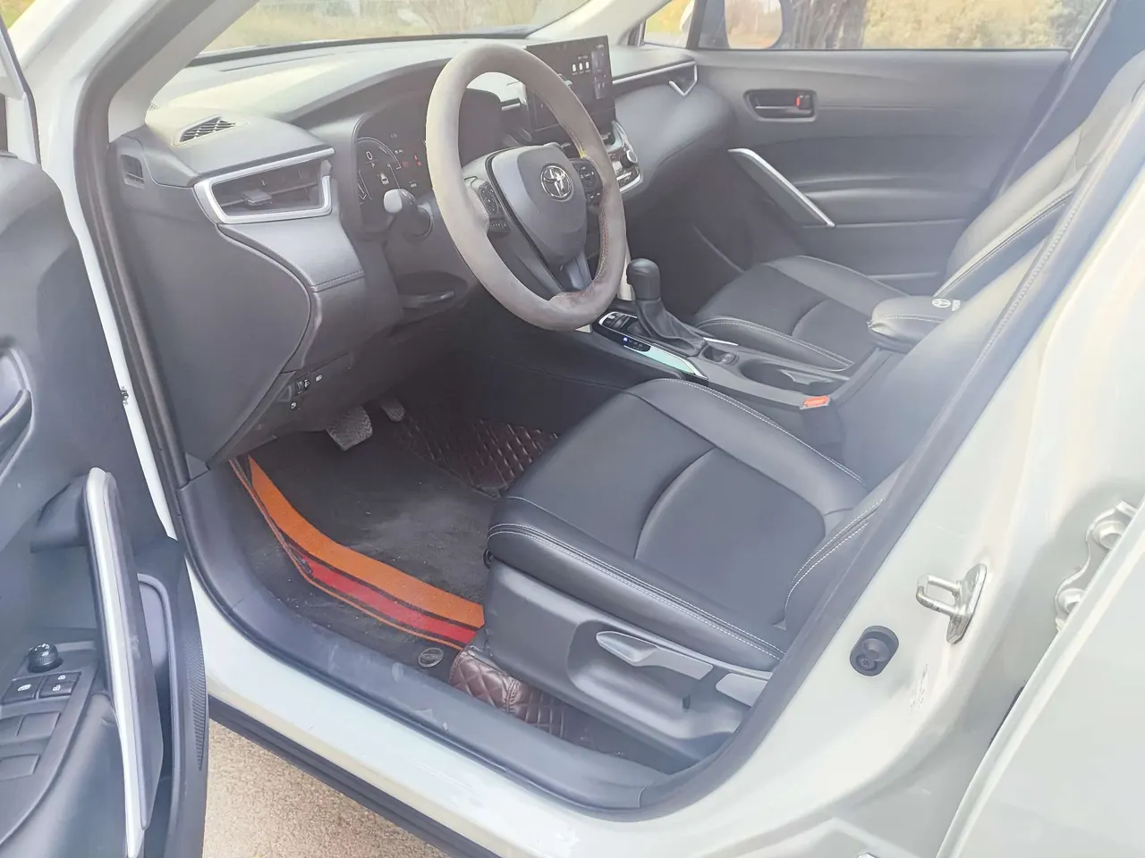Toyota 2024 Corolla Ruiyuan Dual Engine 2.0 Stepless Intelligent Electric Hybrid Pioneer Edition Automatic Gear 10